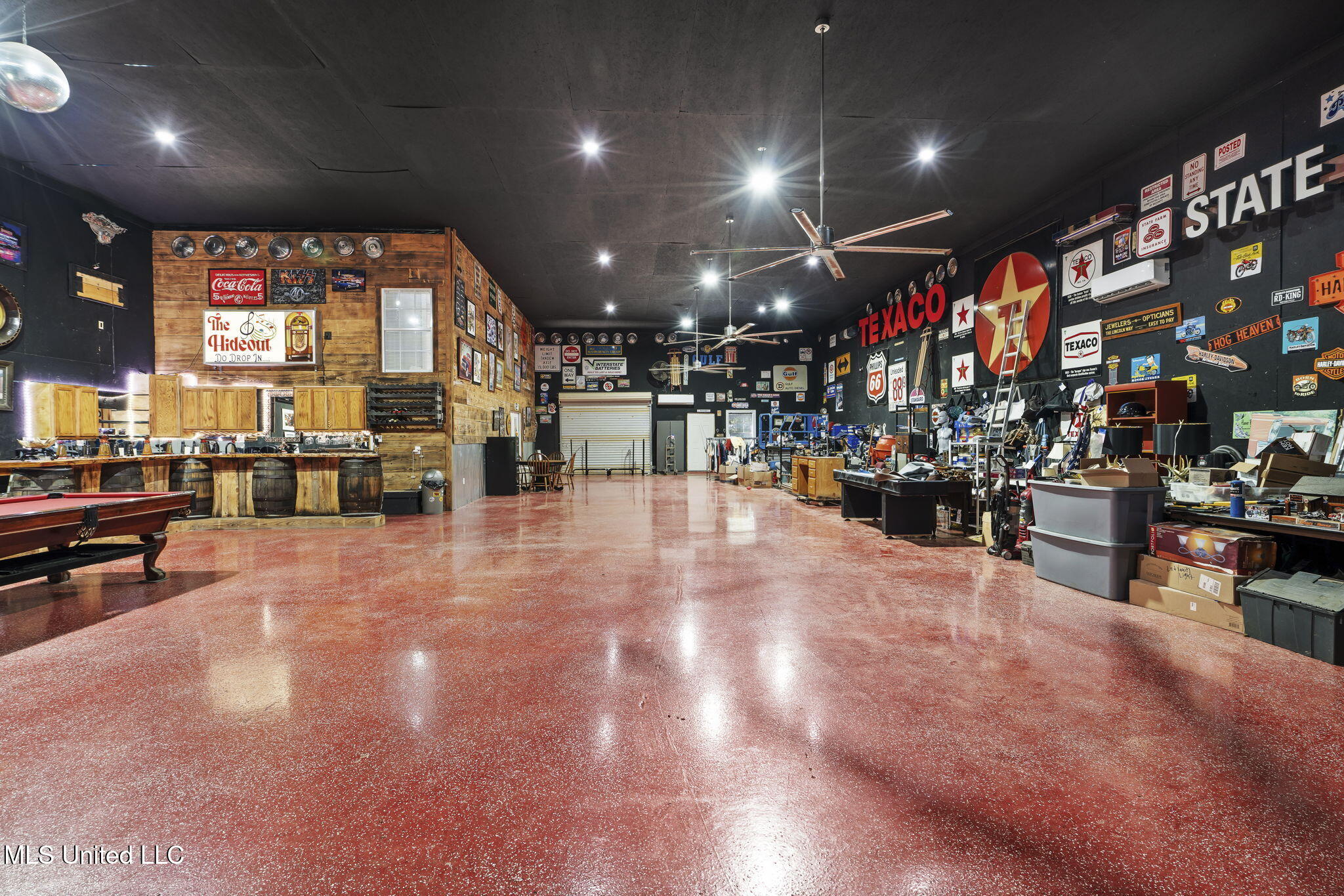 12097 Old Byhalia Road Byhalia, MS 38611 - Photo 8 of 85 full center view barn