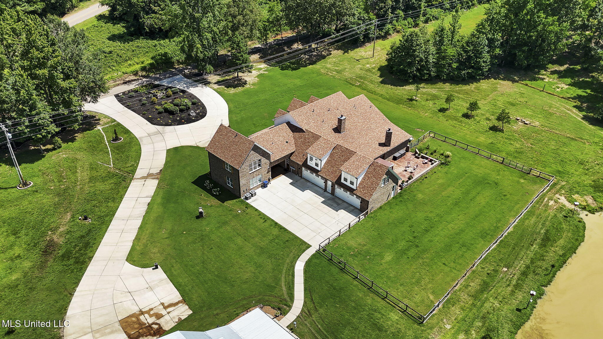 12097 Old Byhalia Road Byhalia, MS 38611 - Photo 82 of 85 view of drives