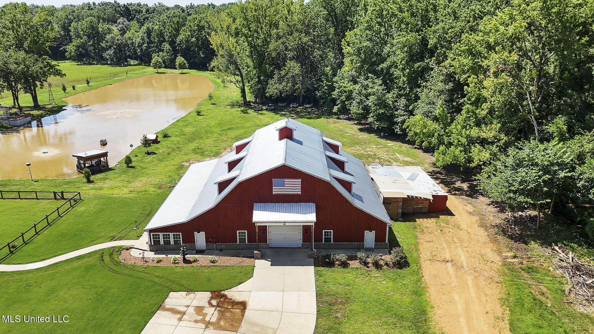 12097 Old Byhalia Road Byhalia, MS 38611 - Photo 83 of 85 where the barn sits