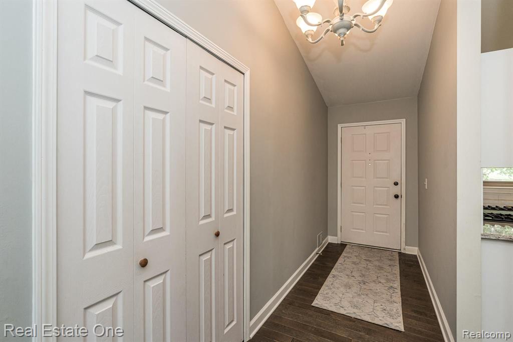 2033 Avonstoke Road Rochester Hills, MI 48307 - Photo 2 of 30