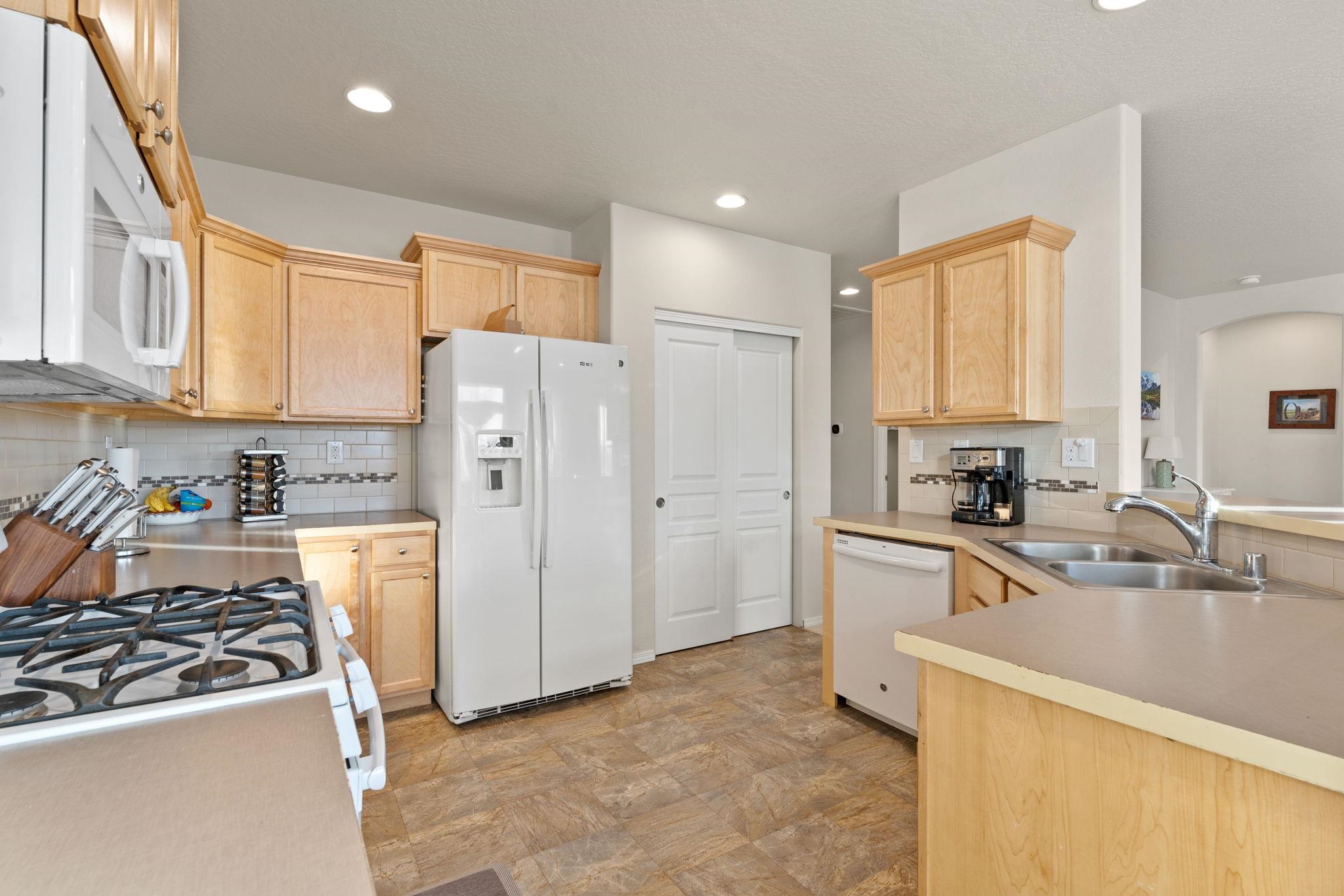 716 Quail Drive Cheney, WA 99004 - Photo 2 of 34