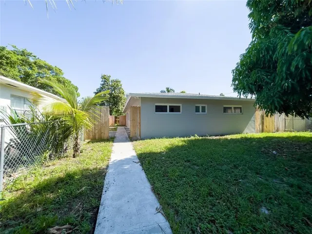 $2,650 | 831-833 Southwest 7th Street, Pompano Beach, FL 33060