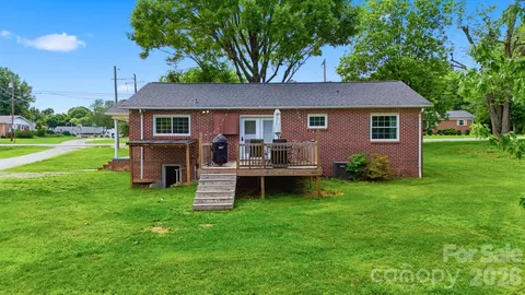 $259,900 | 3526 16th Street Northeast, Hickory, NC 28601