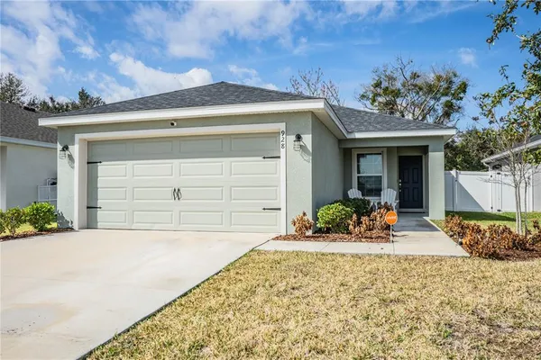 $309,900 | 928 Aruba Avenue, Mulberry, FL 33860