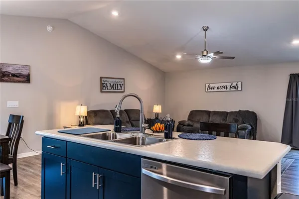 $309,900 | 928 Aruba Avenue, Mulberry, FL 33860