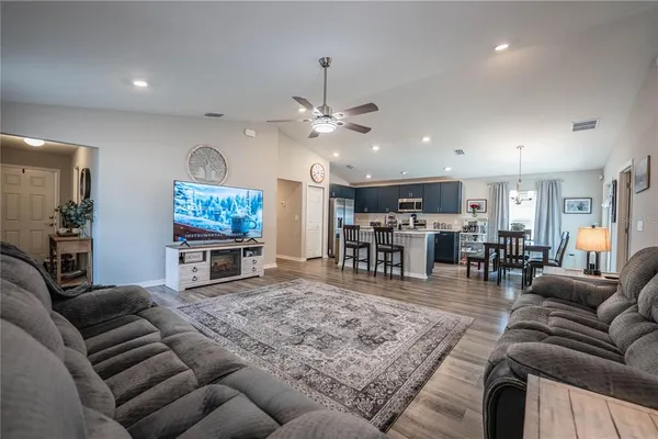 $309,900 | 928 Aruba Avenue, Mulberry, FL 33860