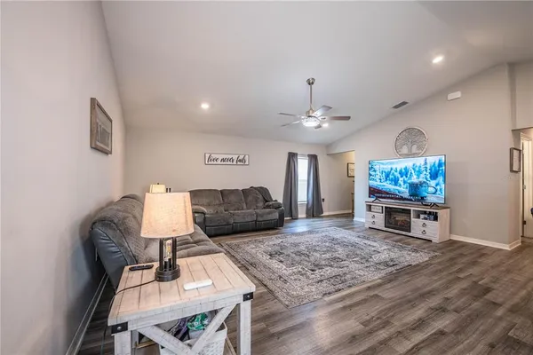 $309,900 | 928 Aruba Avenue, Mulberry, FL 33860