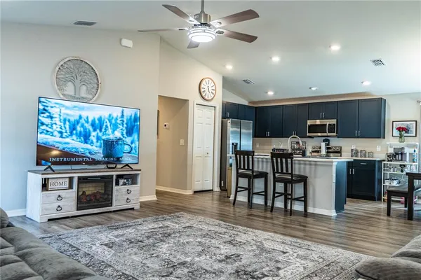 $309,900 | 928 Aruba Avenue, Mulberry, FL 33860