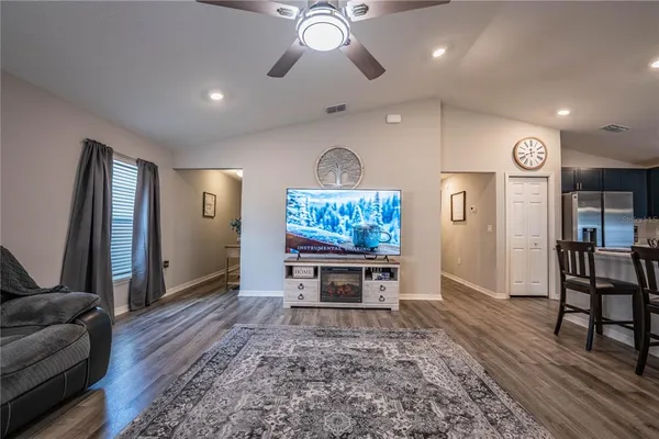 $309,900 | 928 Aruba Avenue, Mulberry, FL 33860