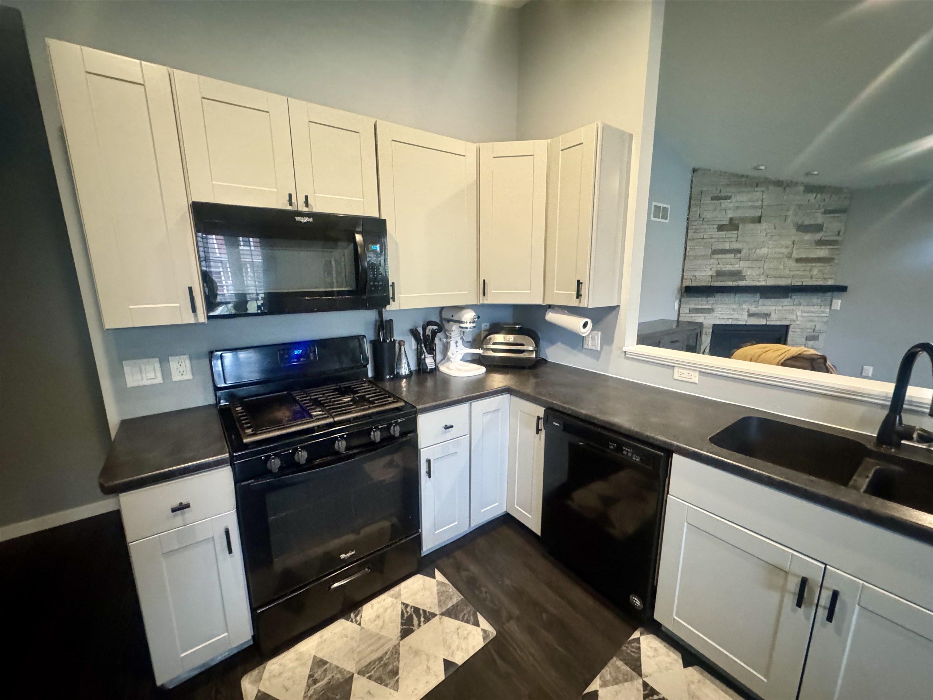 835 Silas Street Madison, WI 53714 - Photo 5 of 20