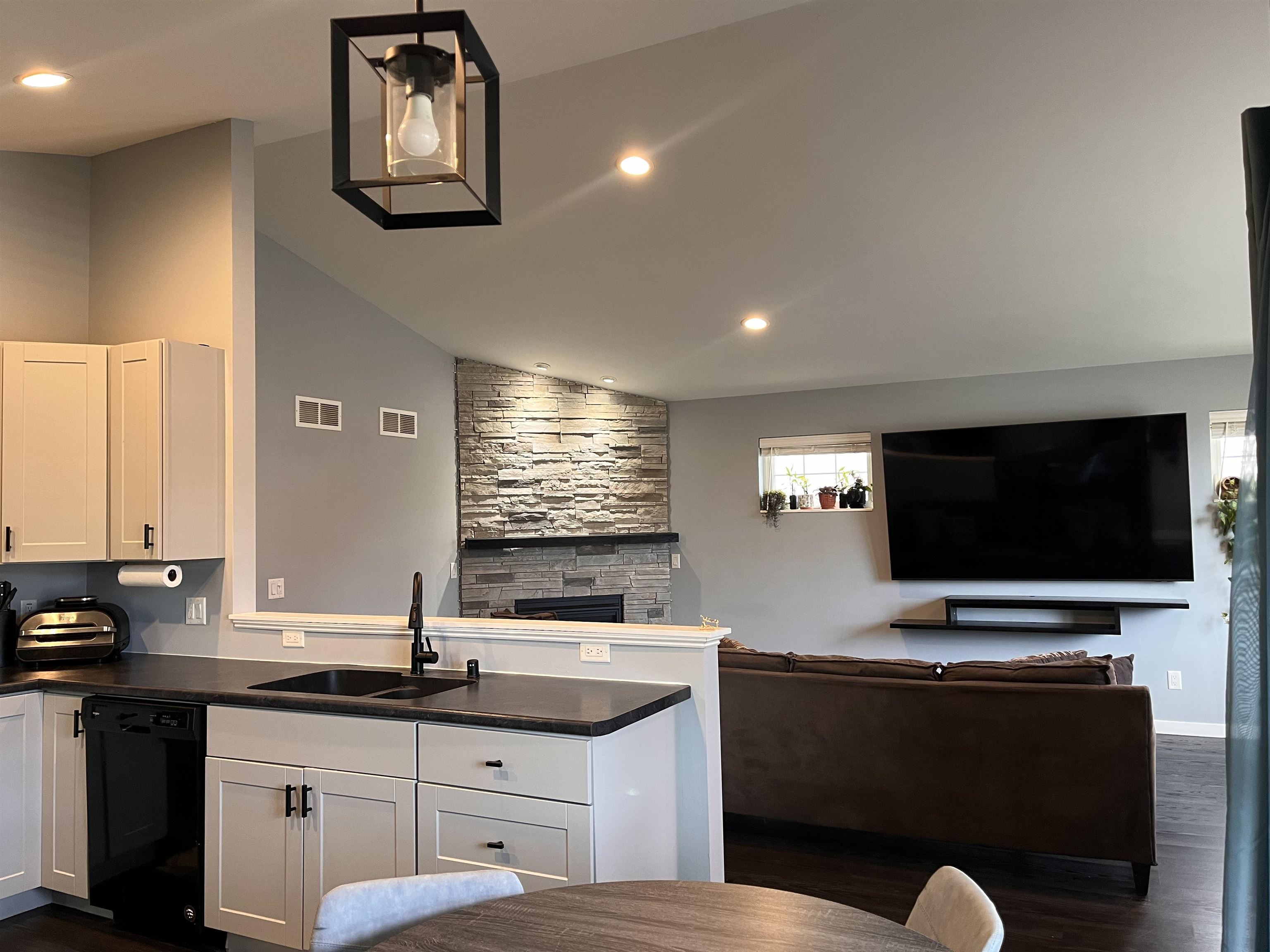 835 Silas Street Madison, WI 53714 - Photo 7 of 20