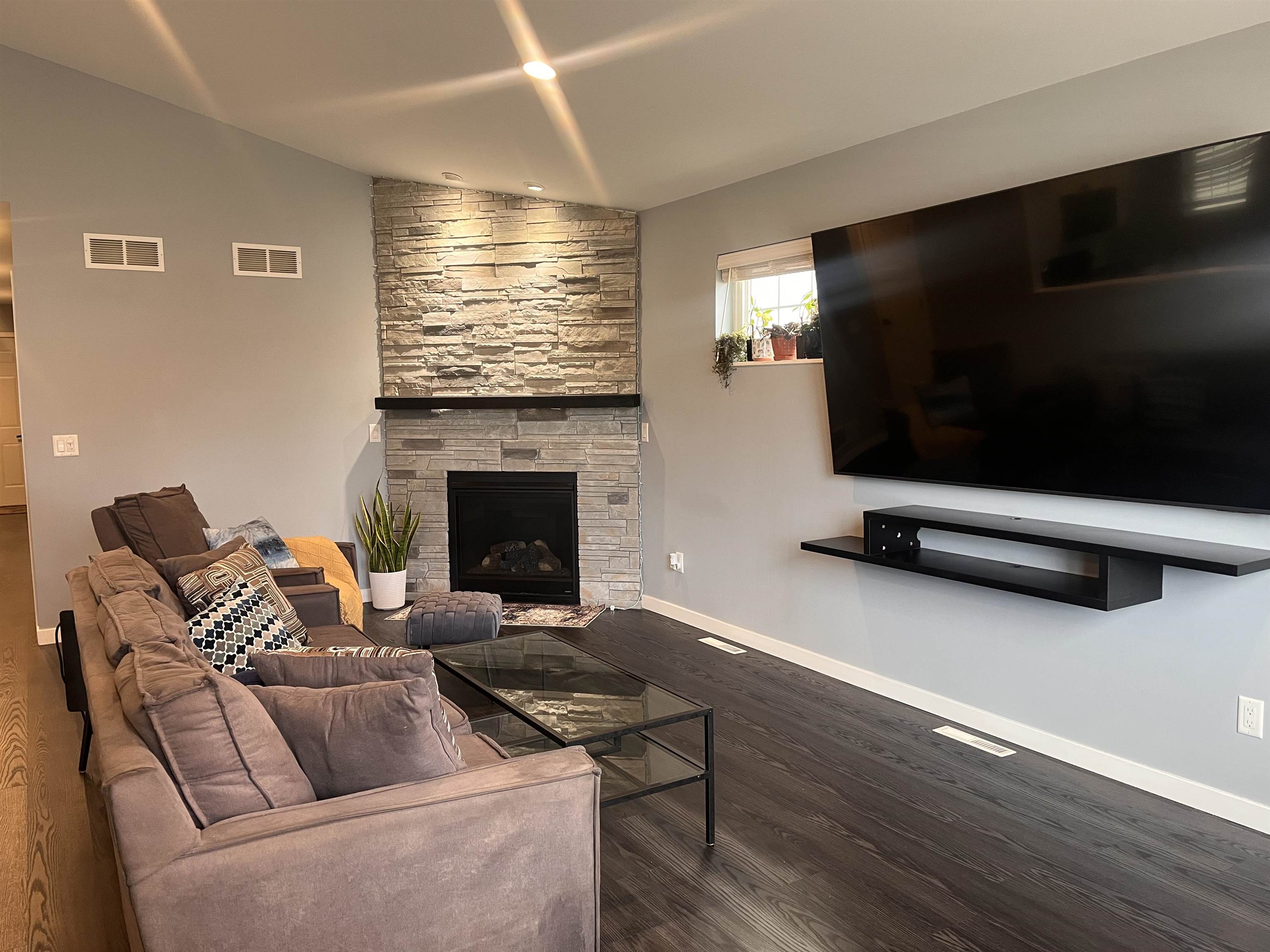 835 Silas Street Madison, WI 53714 - Photo 9 of 20