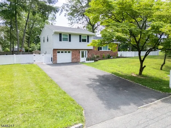 $750,000 | 32 Headley Avenue, Morris Plains, NJ 07950