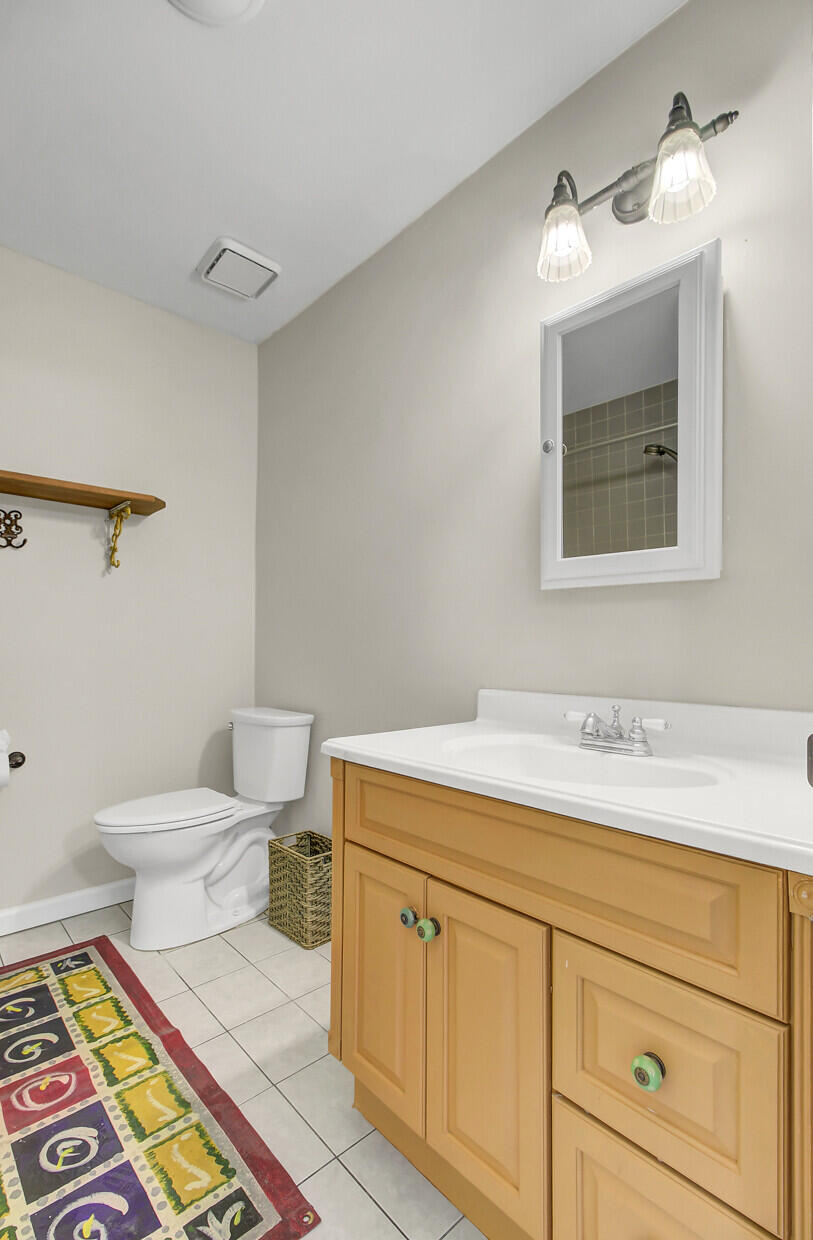 1130 Monaco Drive Mount Pleasant, SC 29464 - Photo 29 of 47 Second Bathroom Suite