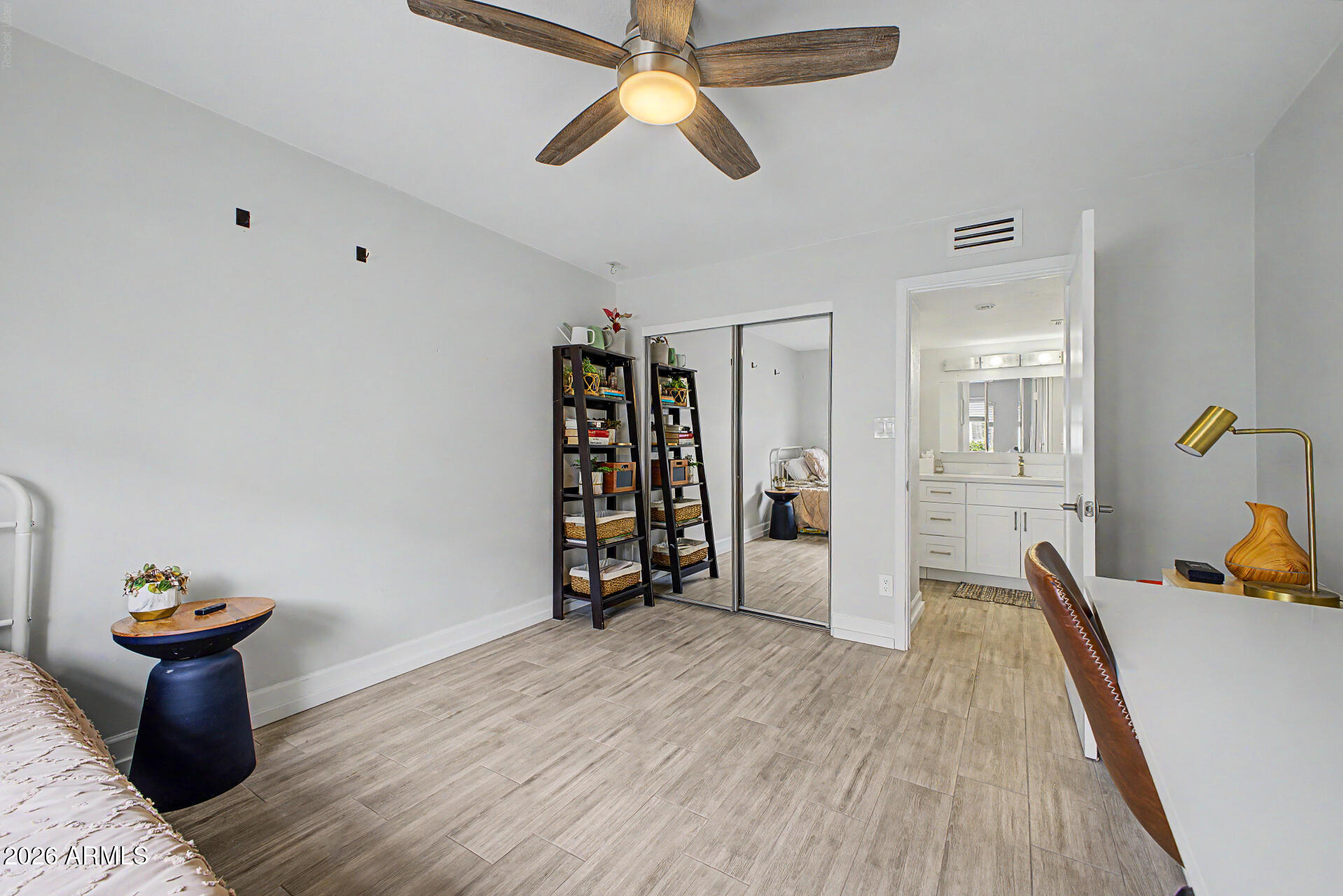 3825 East Camelback Road, Unit 122 Phoenix, AZ 85018 - Photo 7 of 11 22 - Camelback