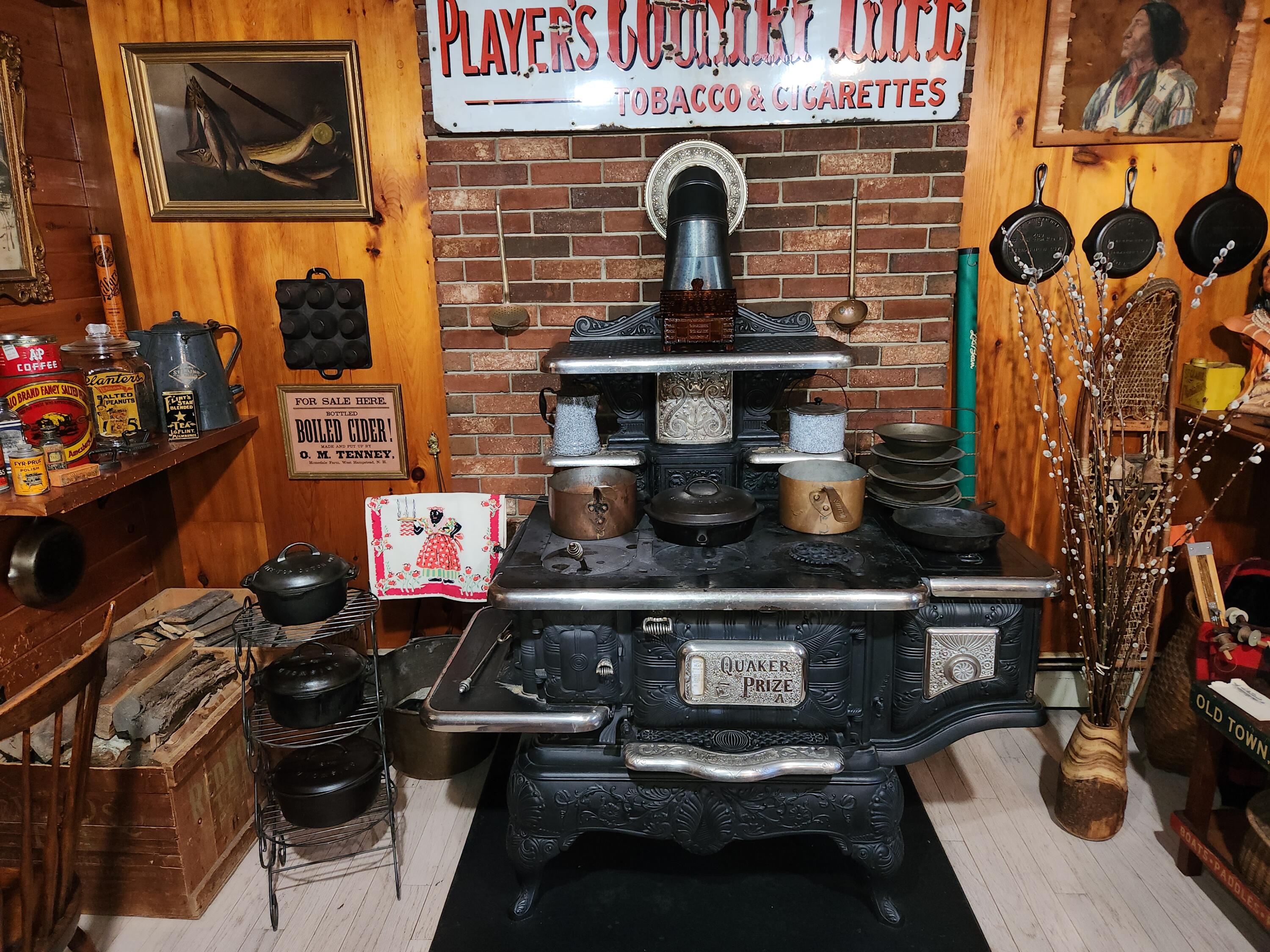 4 Heritage Street Millinocket, ME 04462 - Photo 11 of 39 Stove