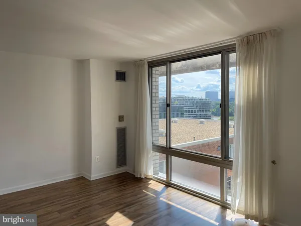 $1,875 | 950 25th Street Northwest, Unit 1013N, Washington, DC 20037