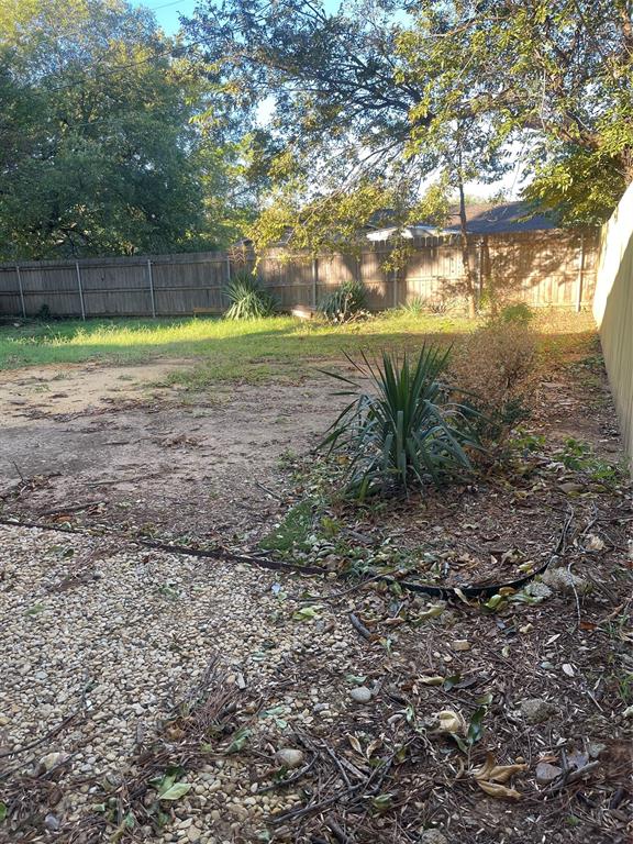 2302 Mercedes Road Denton, TX 76205 - Photo 30 of 35