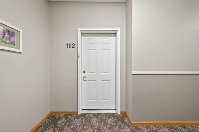 $309,900 | 1941 Ford Parkway, Unit 102, St. Paul, MN 55116