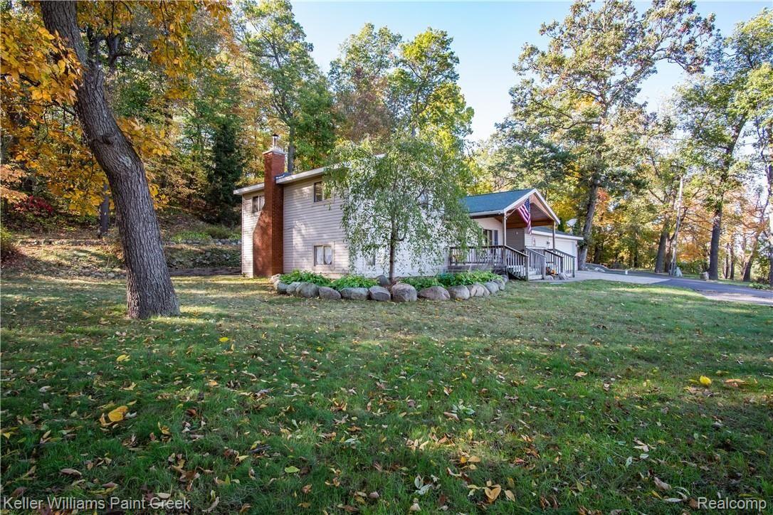 5315 Hickory Ridge Road Holly, MI 48442 - Photo 2 of 41 HickoryRidgeExterior_5315_Front_05.jpg
