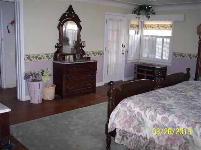 64 Riverside Drive Mount Clemens, MI 48043 - Photo 21 of 29 31172722-20.JPG