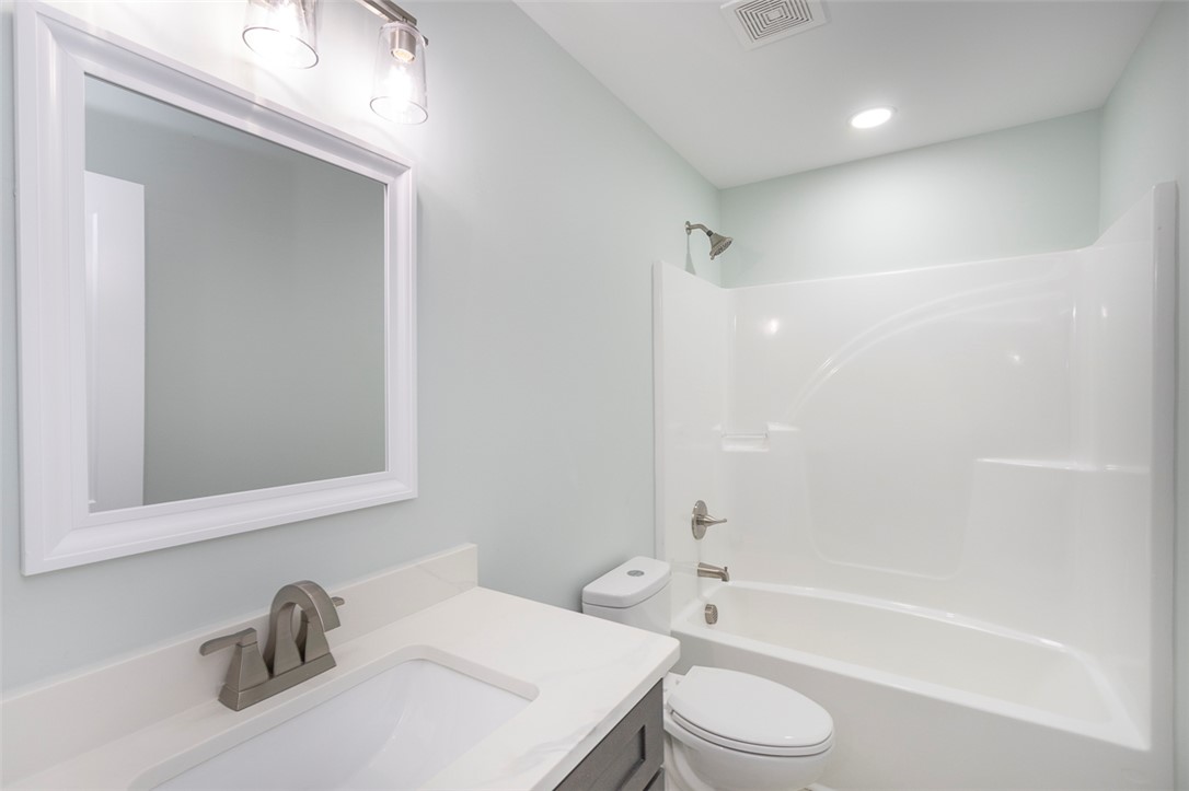 45 Big Mouth Cove Iva, SC 29655 - Photo 37 of 44 3rd bath