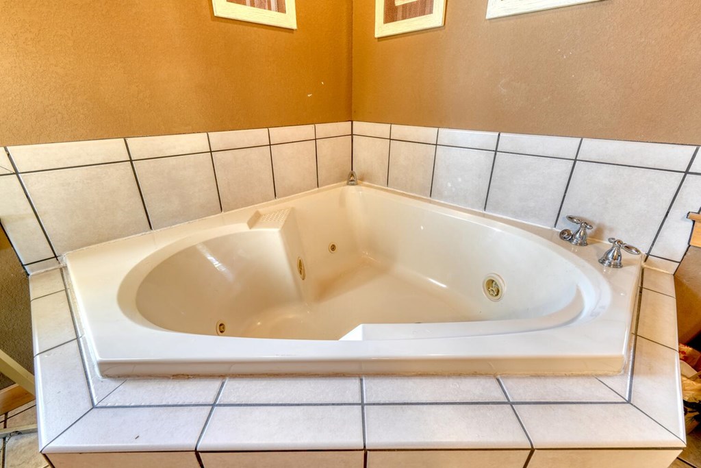 2567 Todd Shook Road Young Harris, GA 30582 - Photo 26 of 62 a bathroom with a bathtub