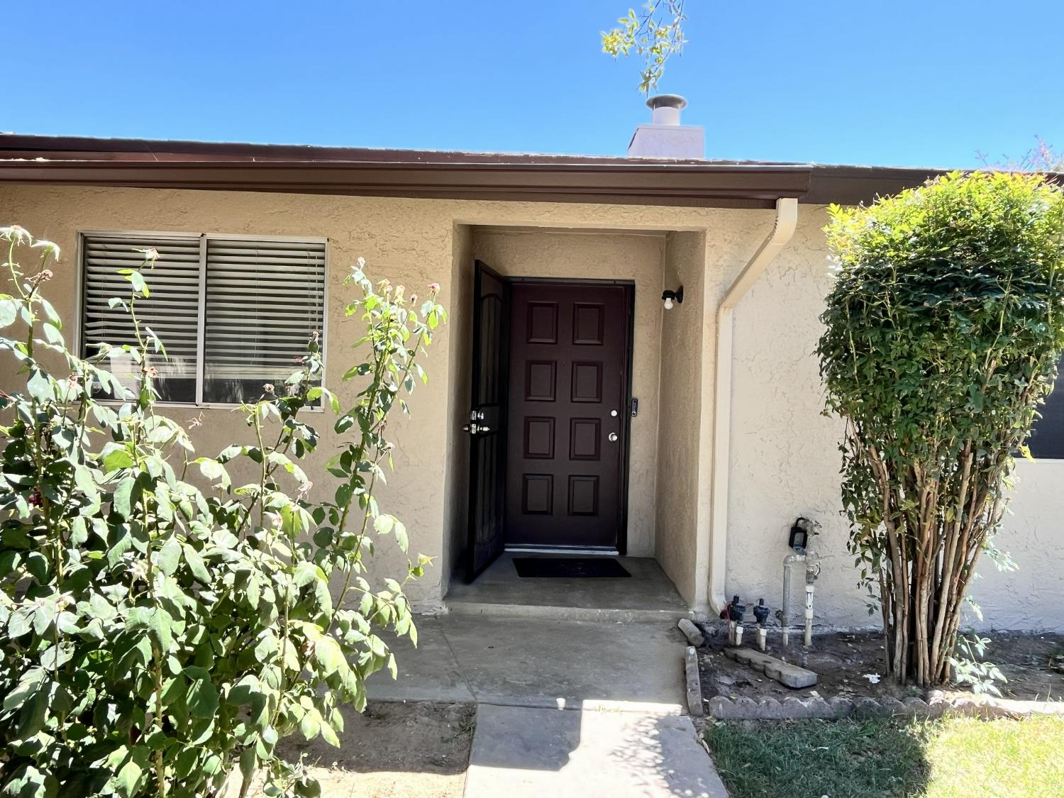 5337 West Richert Avenue Fresno, CA 93722 - Photo 3 of 15