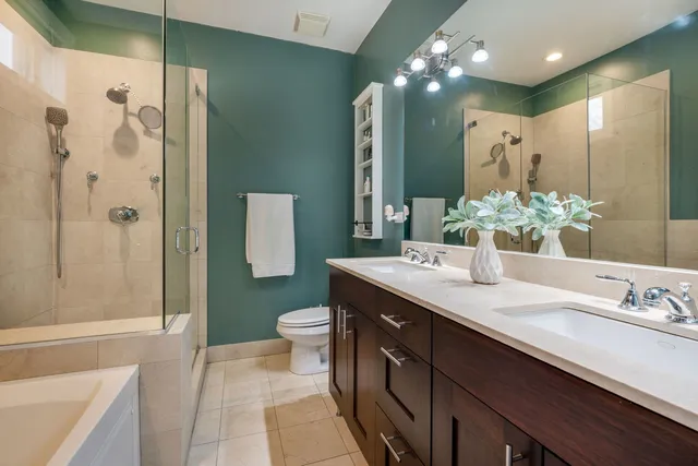 $600,000 | 3056 North Oakley Avenue, Unit 4N, Chicago, IL 60618