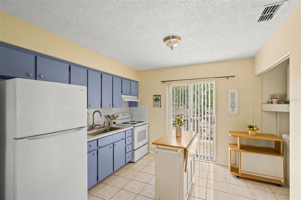 13002 Oneida Street Spring Hill, FL 34609 - Photo 6 of 36
