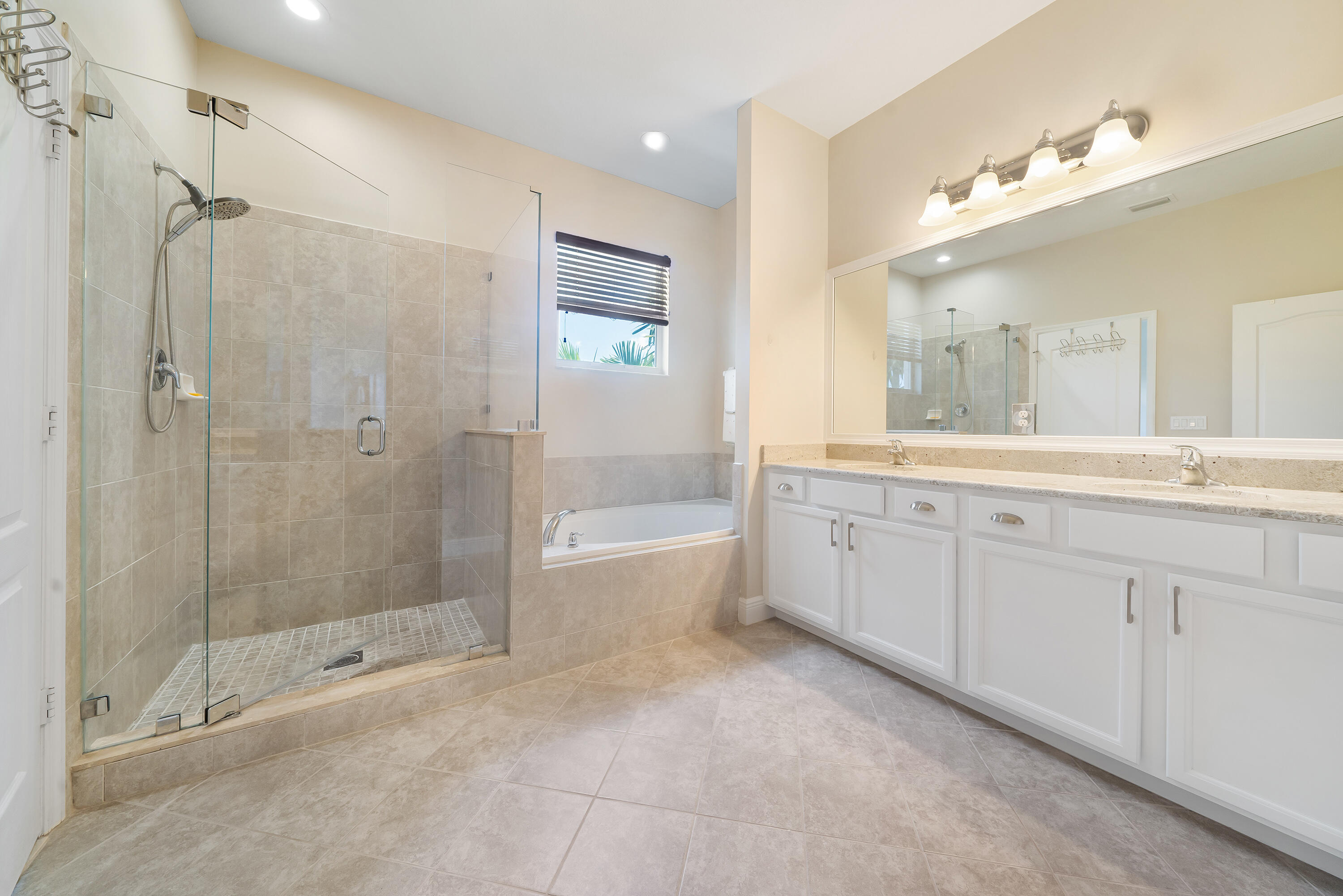 119 Behring Way Jupiter, FL 33458 - Photo 37 of 88 119 Behring Way 21-2