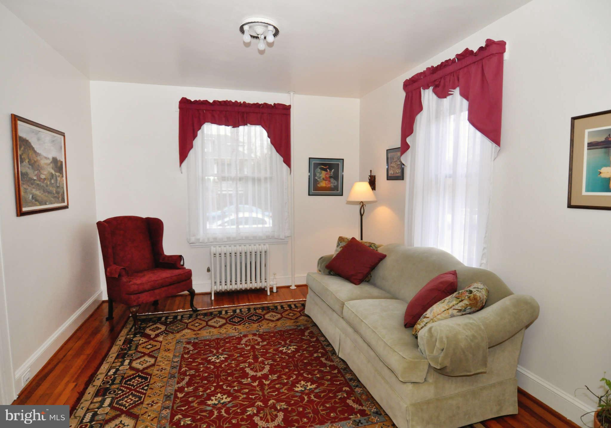 5312 Tramore Road Baltimore, MD 21214 - Photo 17 of 28 Living Room