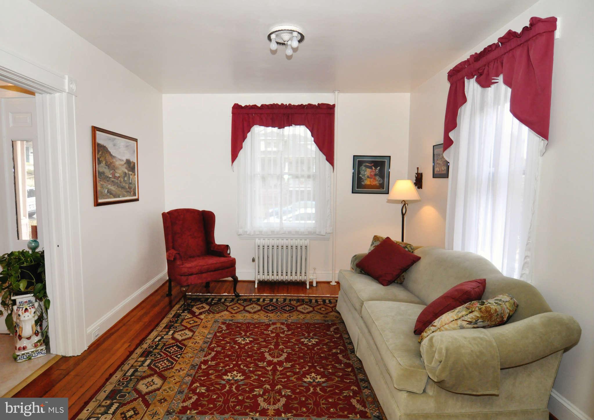 5312 Tramore Road Baltimore, MD 21214 - Photo 18 of 28 Living Room