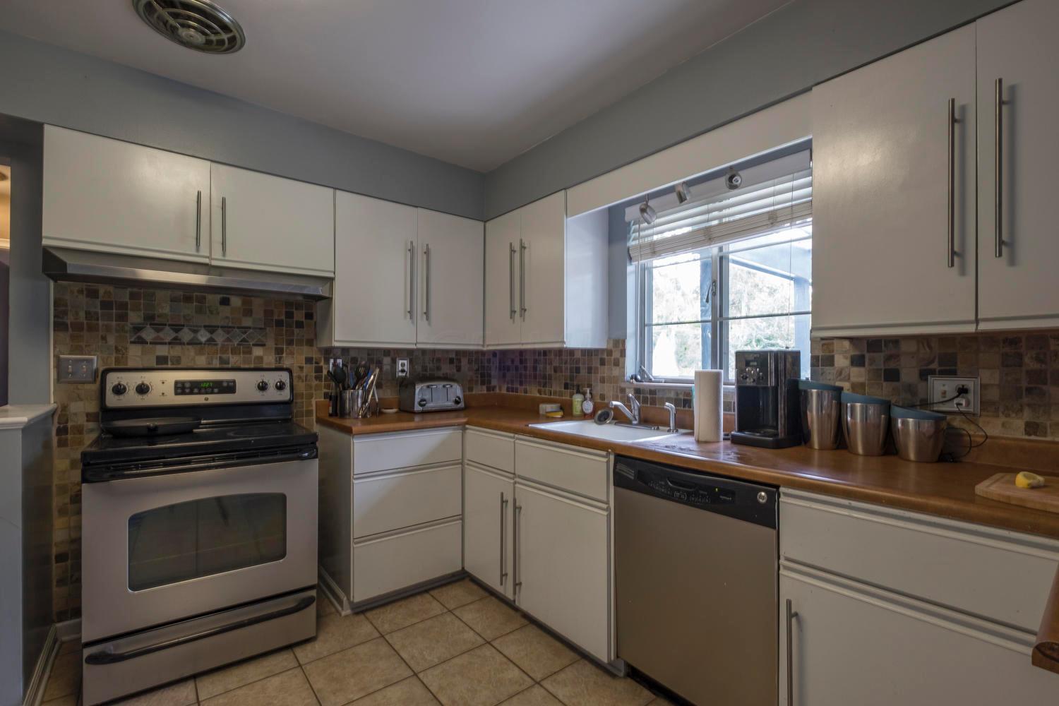 3381 Colchester Road Columbus, OH 43221 - Photo 7 of 32 Gallery Image 7