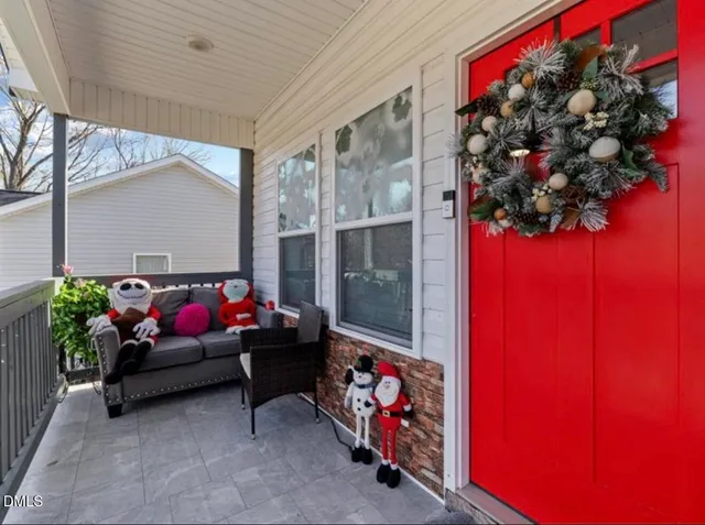 a outdoor space with lots of flowers