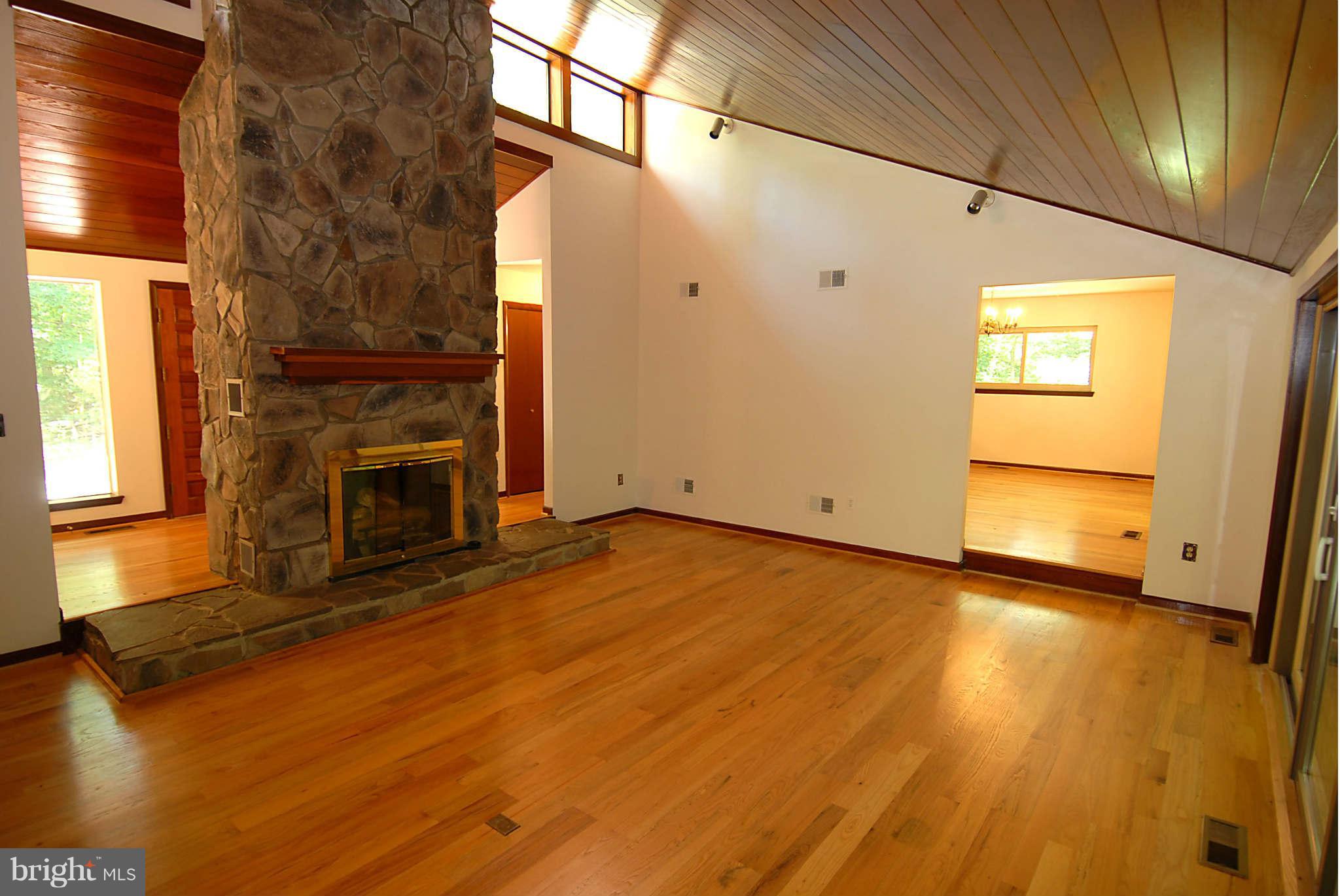 14900 Reserve Road Accokeek, MD 20607 - Photo 21 of 30 Living Room