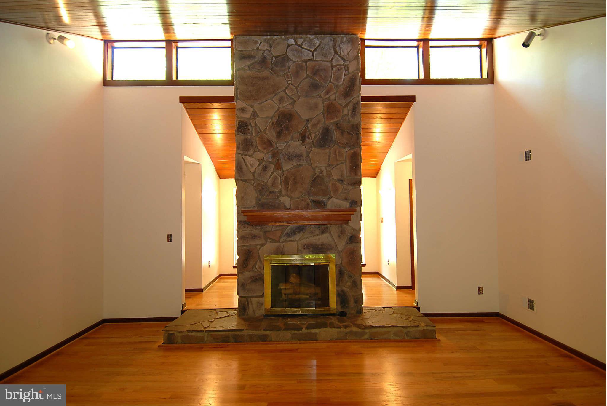 14900 Reserve Road Accokeek, MD 20607 - Photo 22 of 30 Living Room