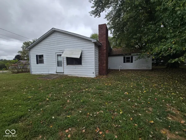 $24,000 | 230 East Poplar Street, Montezuma, IN 47862