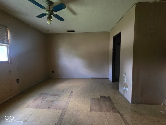 $49,000 | 230 East Poplar Street, Montezuma, IN 47862