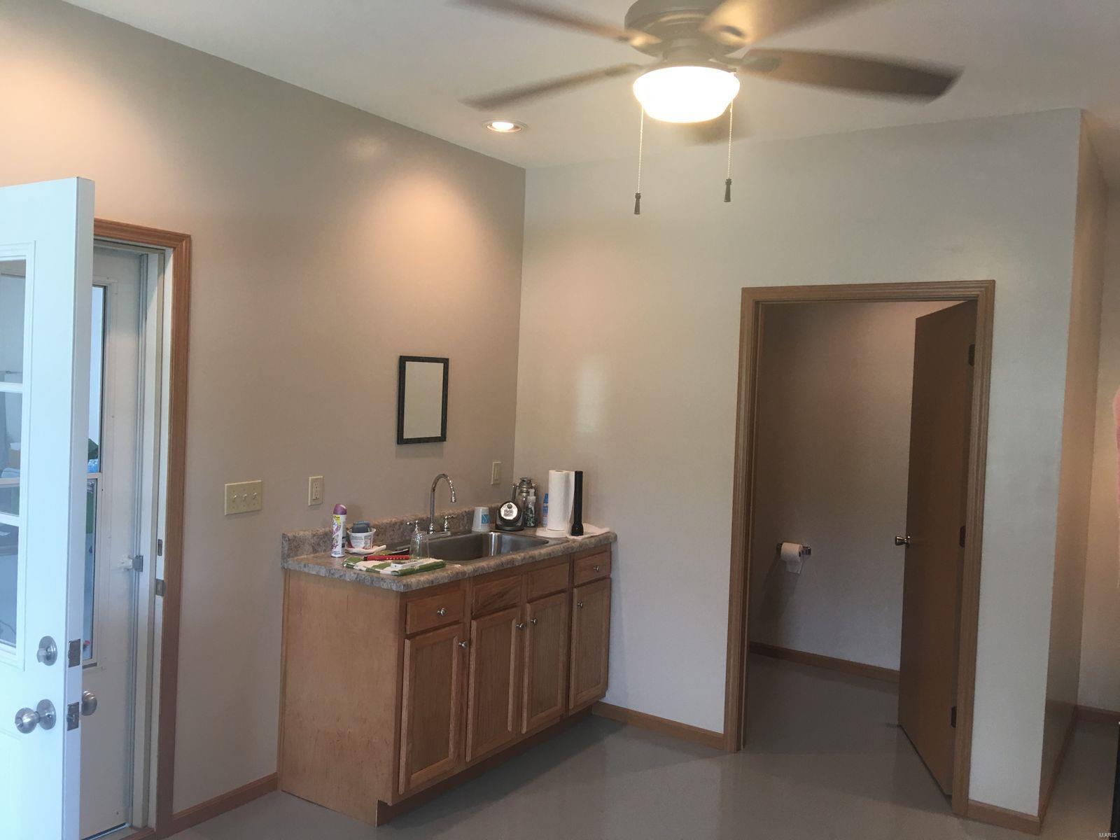 8954 Renken Road Staunton, IL 62088 - Photo 4 of 14
