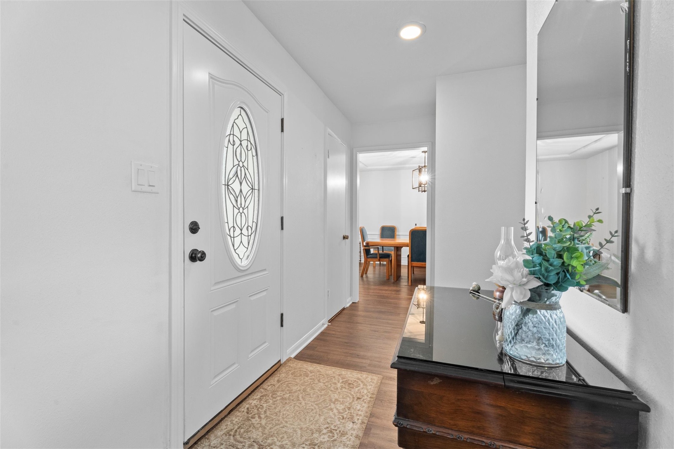 3826 Shipman Lane Spring, TX 77388 - Photo 4 of 43 Entry with half bath