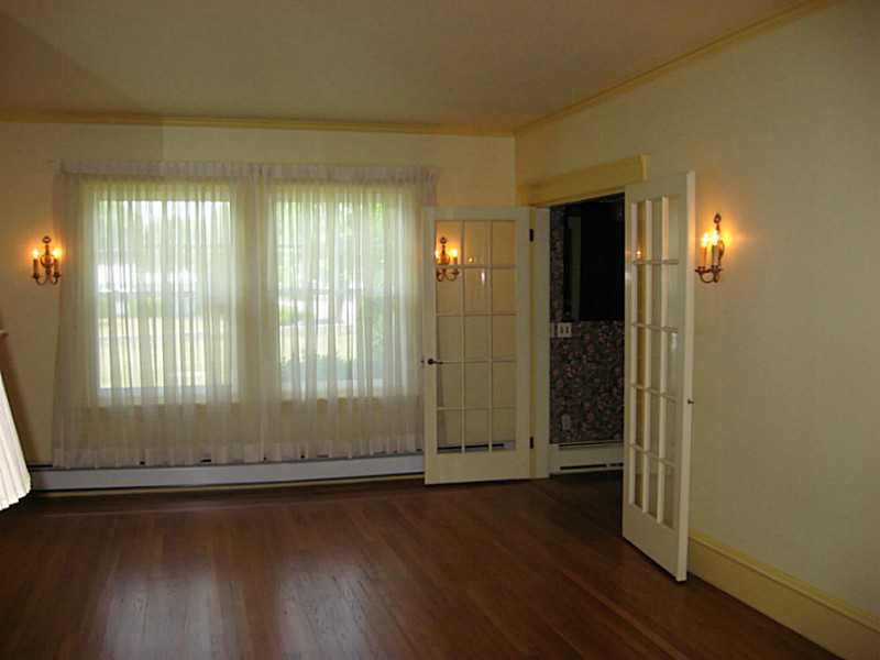 682 Centerville Road Warwick, RI 02886 - Photo 13 of 25 Living Room.