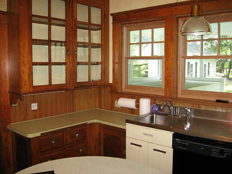 682 Centerville Road Warwick, RI 02886 - Photo 5 of 25 Kitchen.