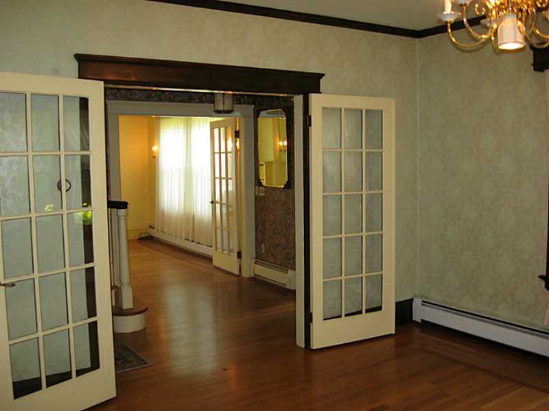 682 Centerville Road Warwick, RI 02886 - Photo 10 of 25 Living Room.