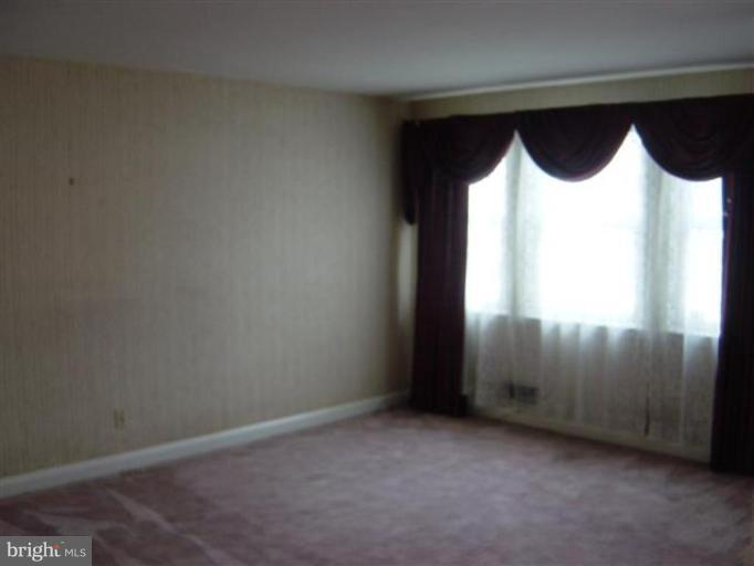 419 Lambeth Road Catonsville, MD 21228 - Photo 8 of 30 Living Room #3