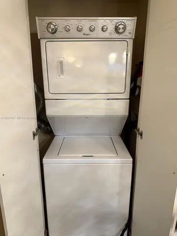 $2,400 | 4210 Northwest 79th Avenue, Unit 1E, Doral, FL 33166