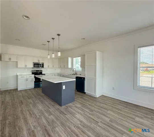 $299,900 | 203 Villa Street, Cuero, TX 77954