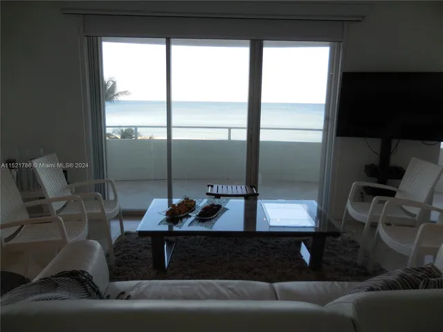 $9,000 | 5151 Collins Avenue, Unit 532, Miami Beach, FL 33140