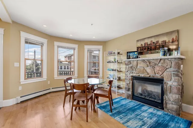 $3,700 | 59 Craigie Street, Unit 2, Somerville, MA 02143