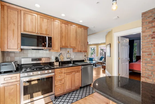 $3,700 | 59 Craigie Street, Unit 2, Somerville, MA 02143